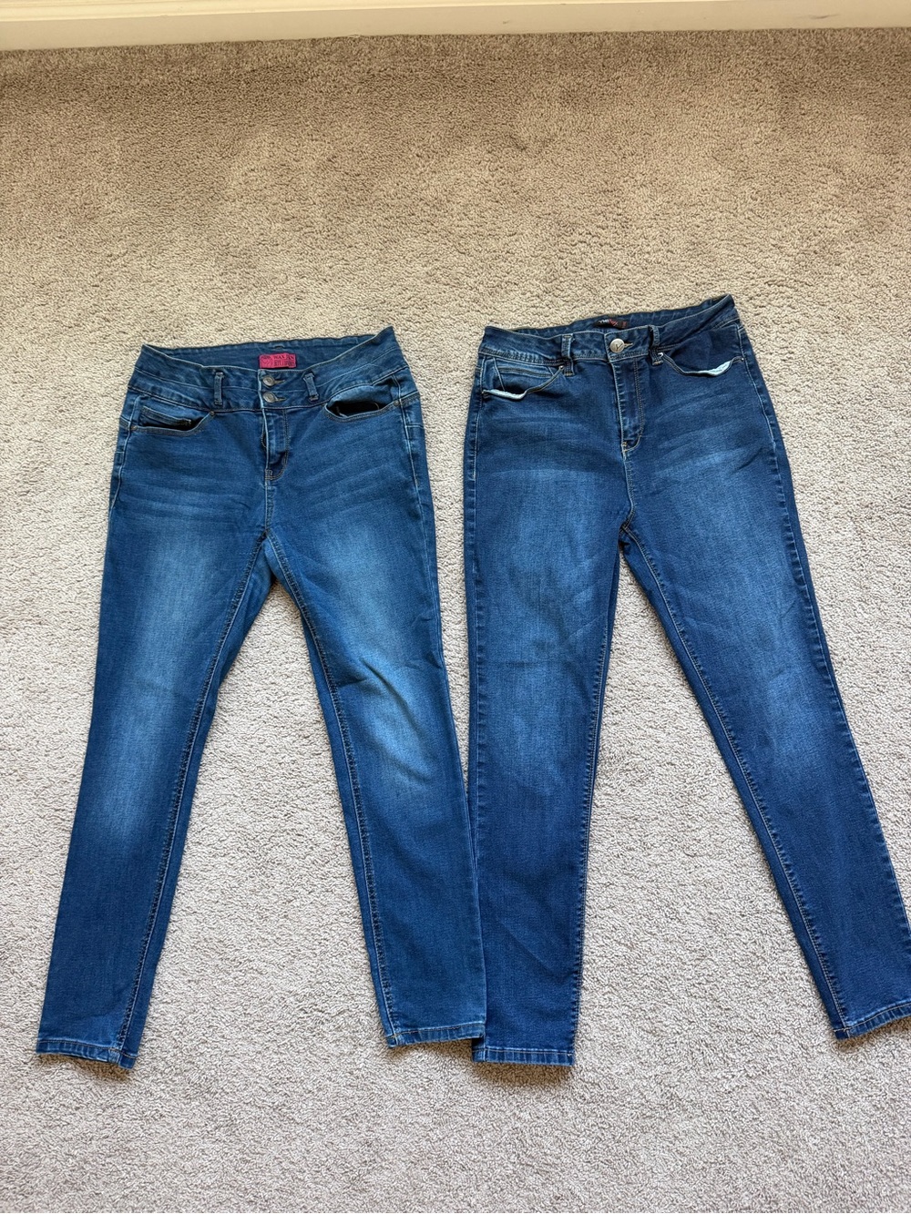 GUC 2 Pair Women’s Dark Blue Stretch Skinny Jeans size 13